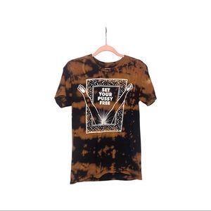 SMALL SET YOUR PUSSY FREE TEE